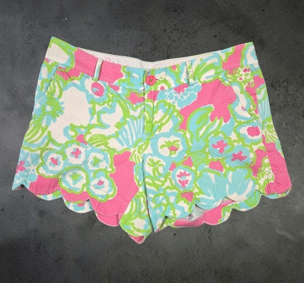 Lilly Pulitzer Buttercup Shorts Scalloped Floral Abstract Resort Preppy Size 10